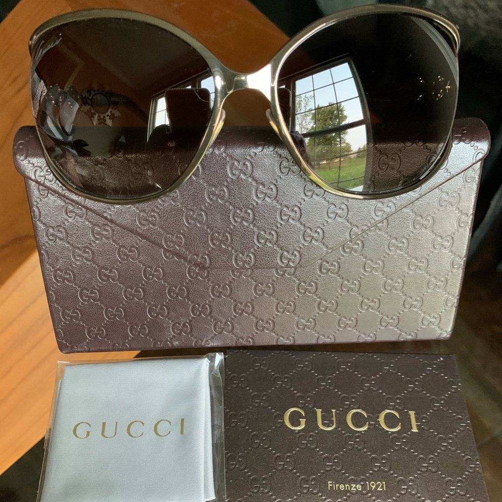 Gucci Sunglasses. Authentic. Case and cloth incl.